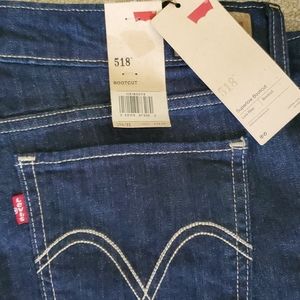 Levis 518 Superlow Bootcut Jeans